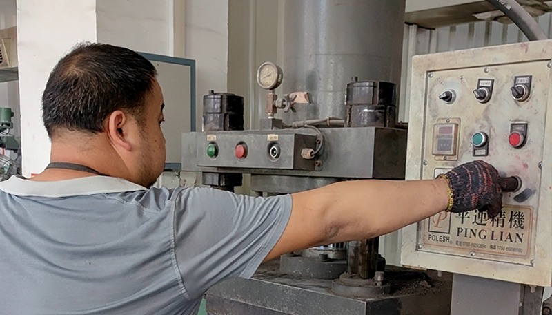 Mould factory (11).mp4