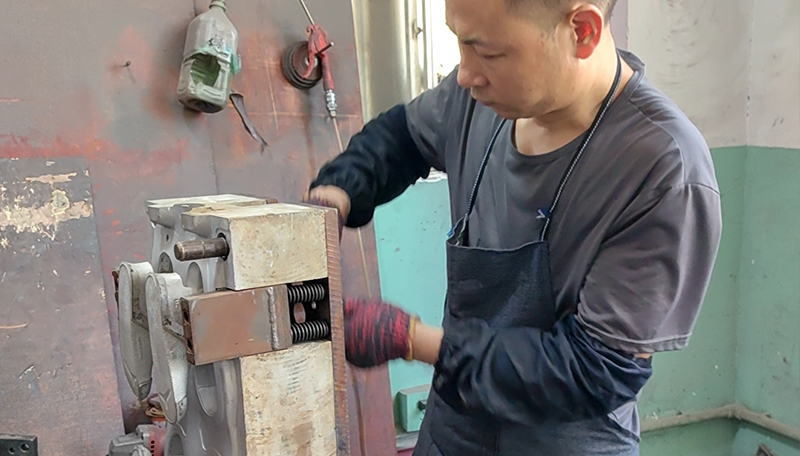 Mould factory (3).mp4