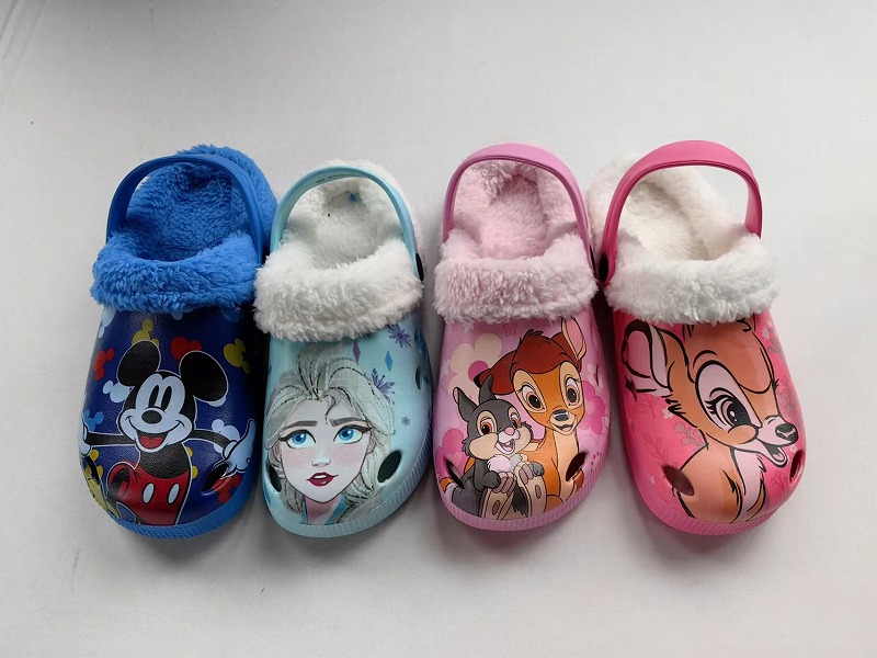 kids clogs