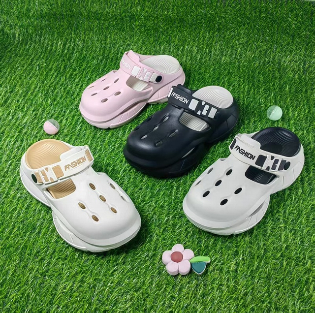 Women clogs