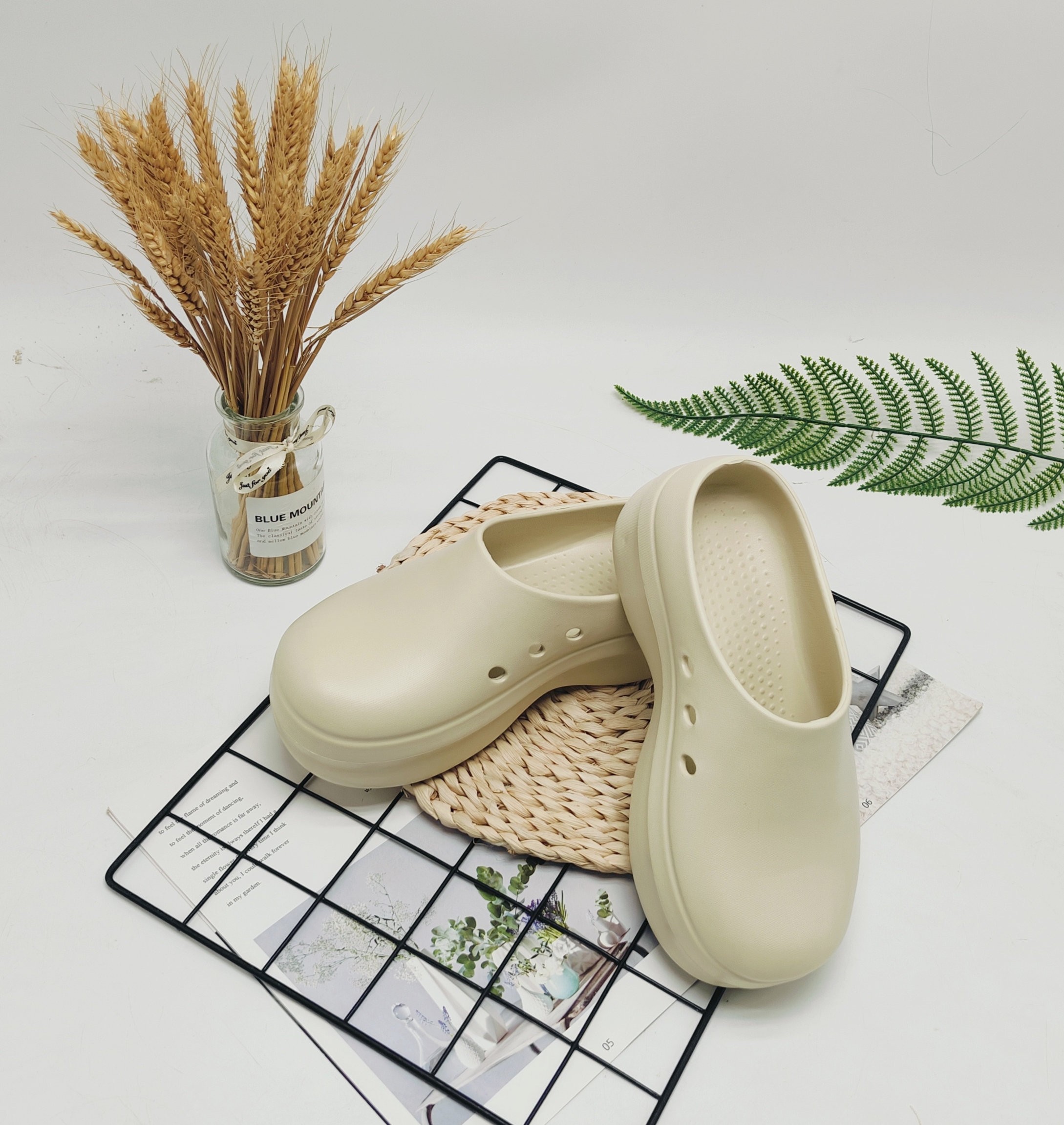 Ladies Garden Clogs Slip On Womens And Mens Slipper