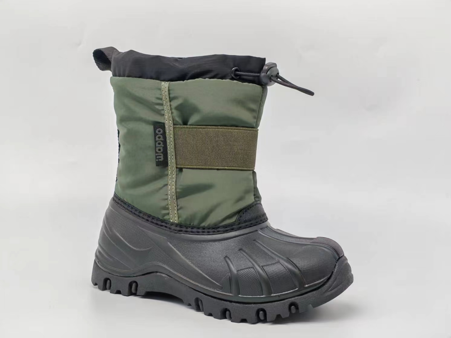 SNOW BOOTS