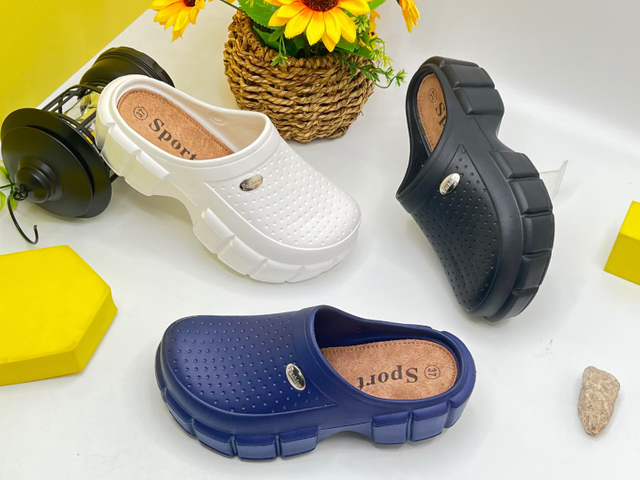EVA CLOGS