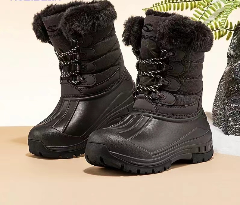 SNOW BOOTS